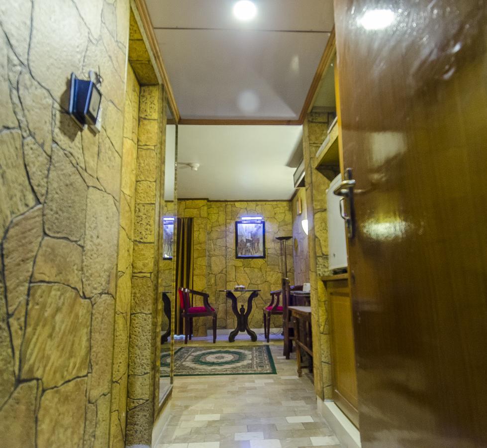 Hotel Galaxy カラチ エクステリア 写真